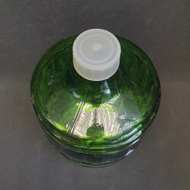 Бутыль из зелёного стекла с пластиковой завинчивающейся крышкой, 10 л. Картинка 3